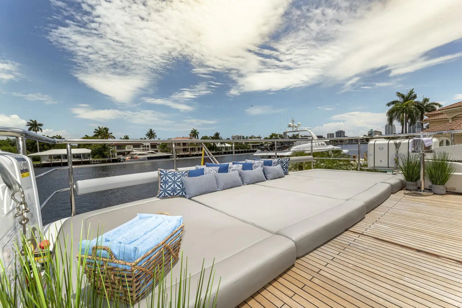304 Sun deck sunpads.jpg