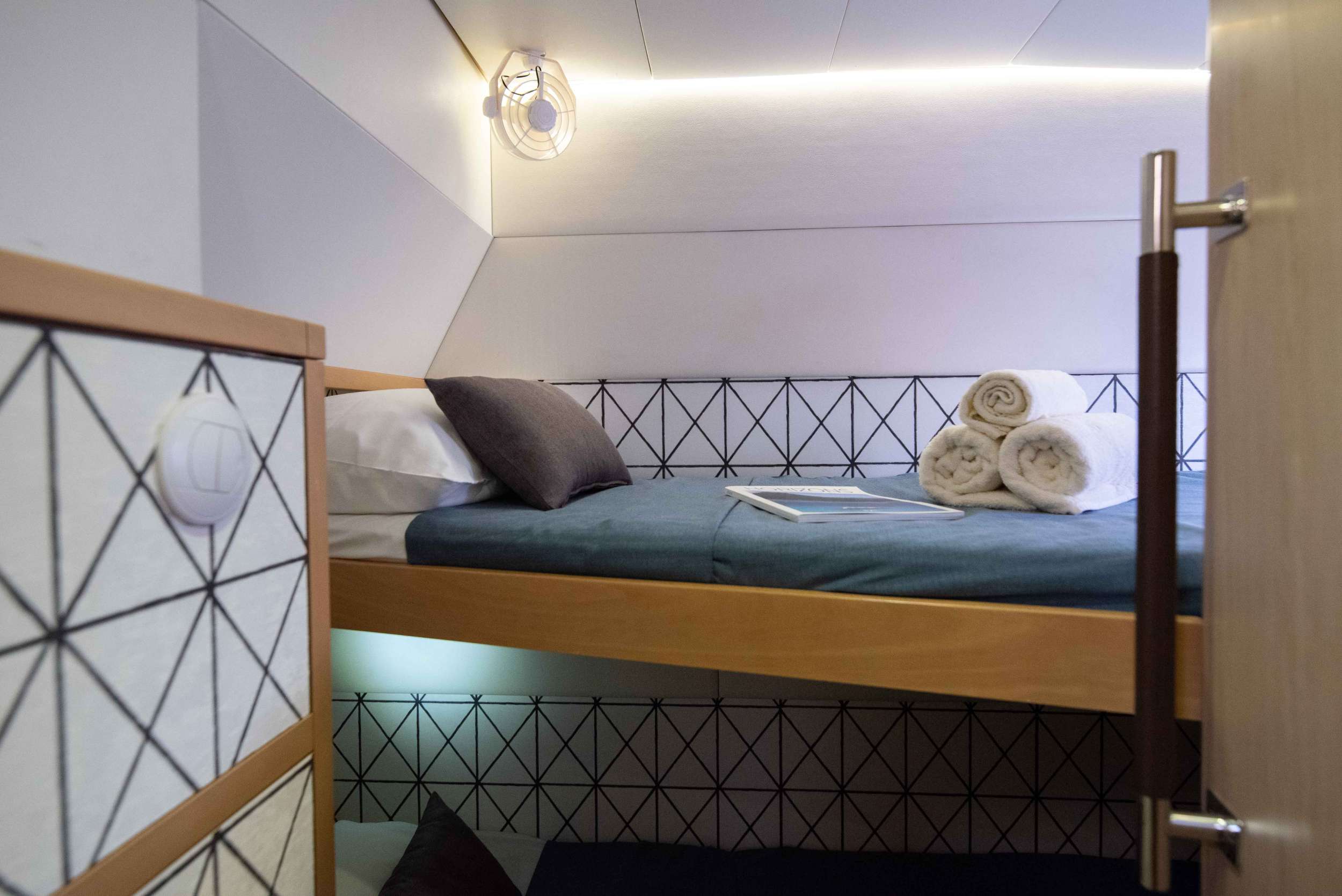 304 Twin bunk cabin.jpg