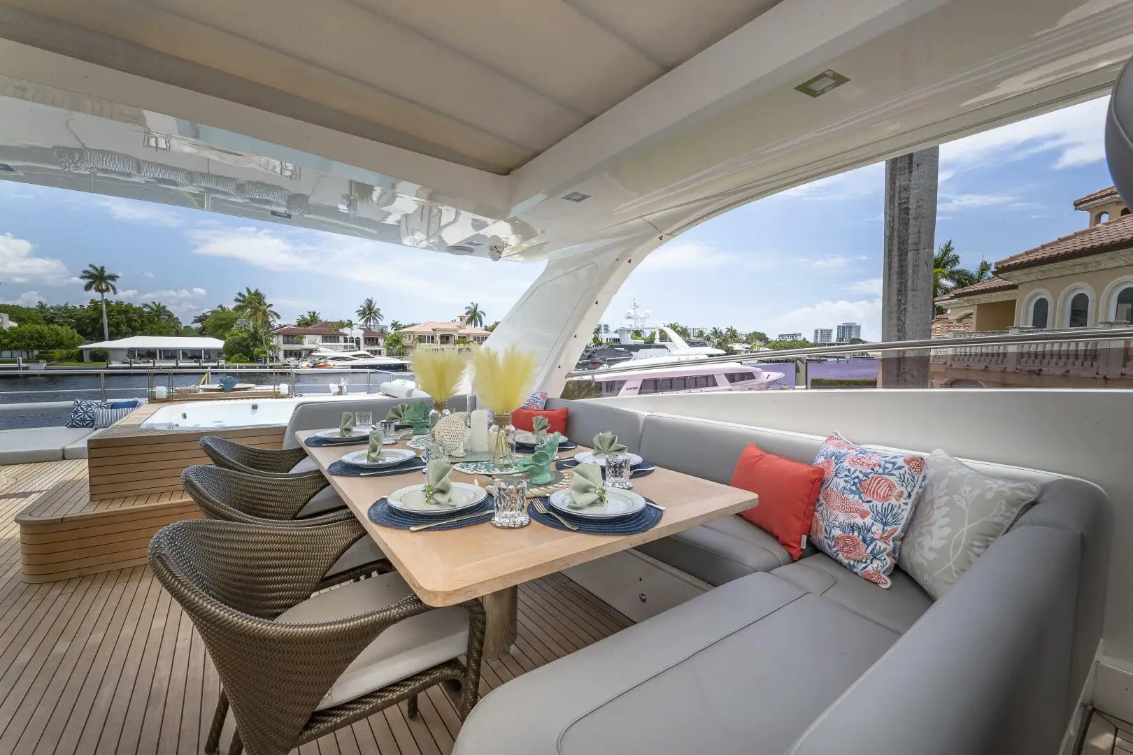 305 Sun deck dining.jpg