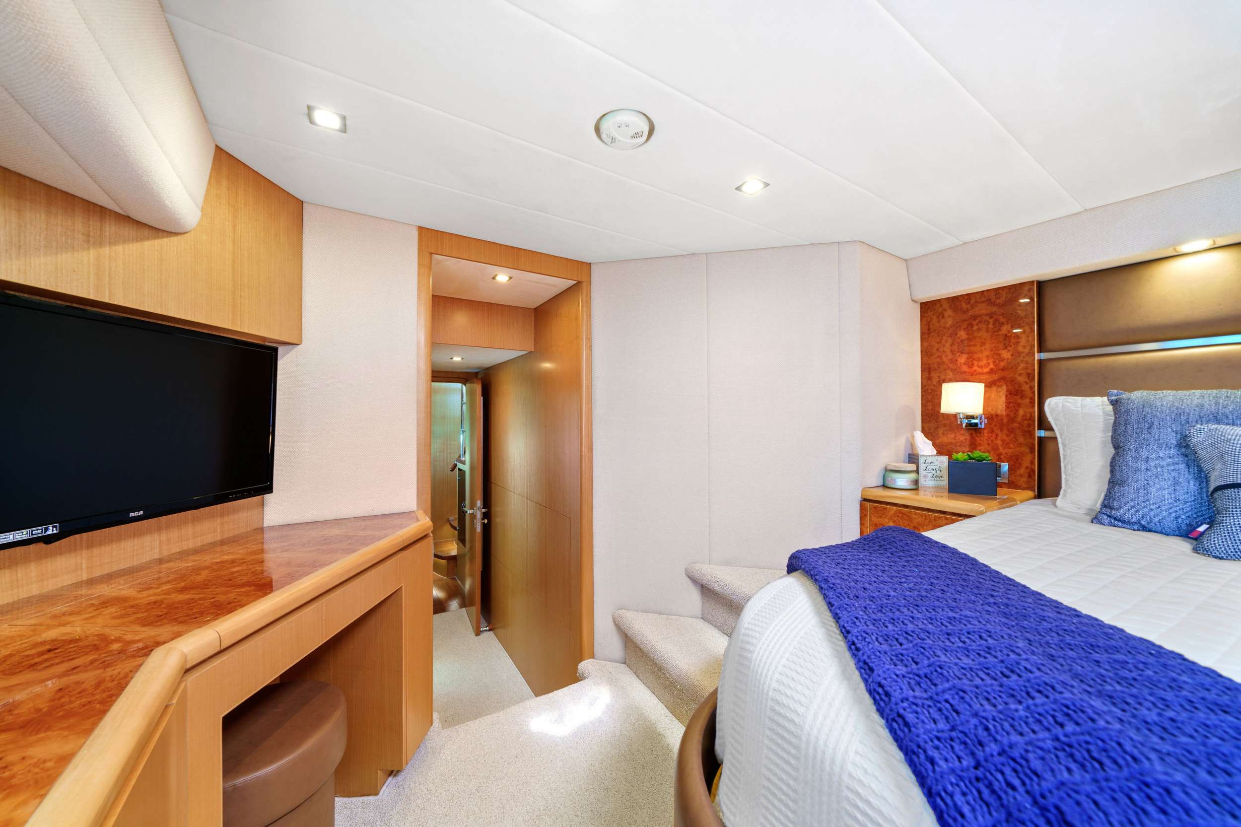 306 Motor Catamaran INDIGO VIP Cabin.jpg