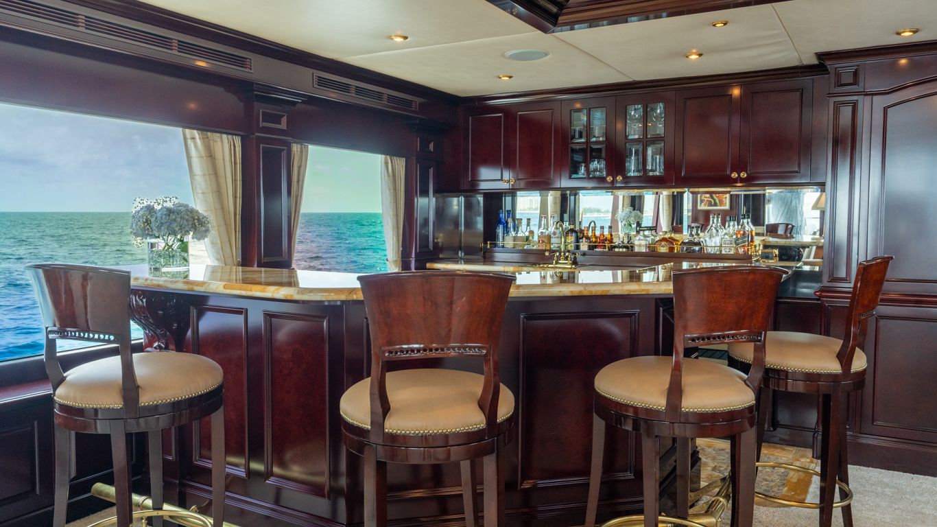 306 Skylounge bar.jpg