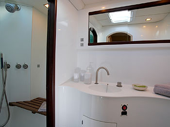 308 FUERTE 3 Ensuite.jpg