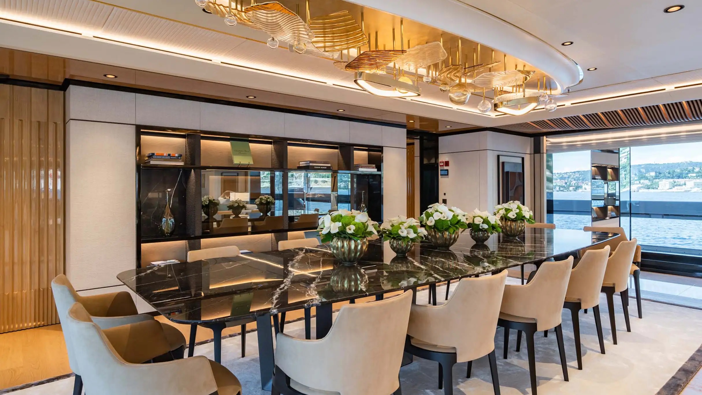 309 Fomal dining on Main deck.jpg