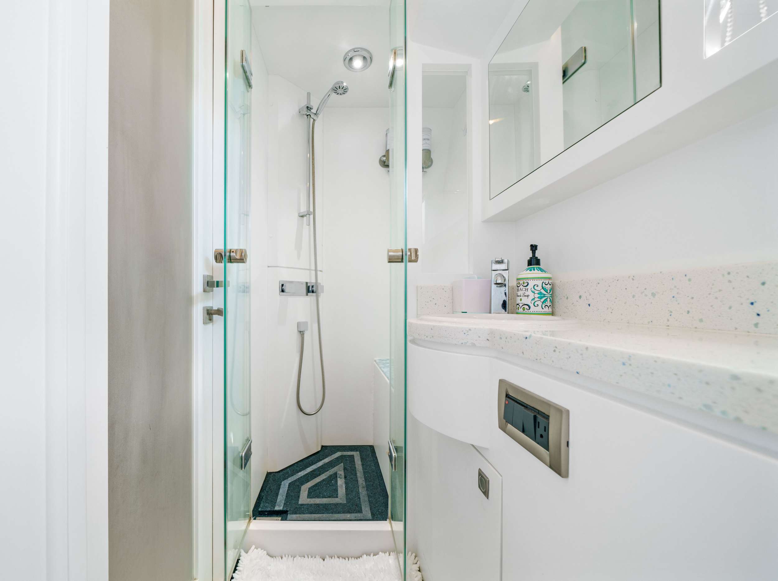 309 Motor Catamaran INDIGO En Suite.jpg