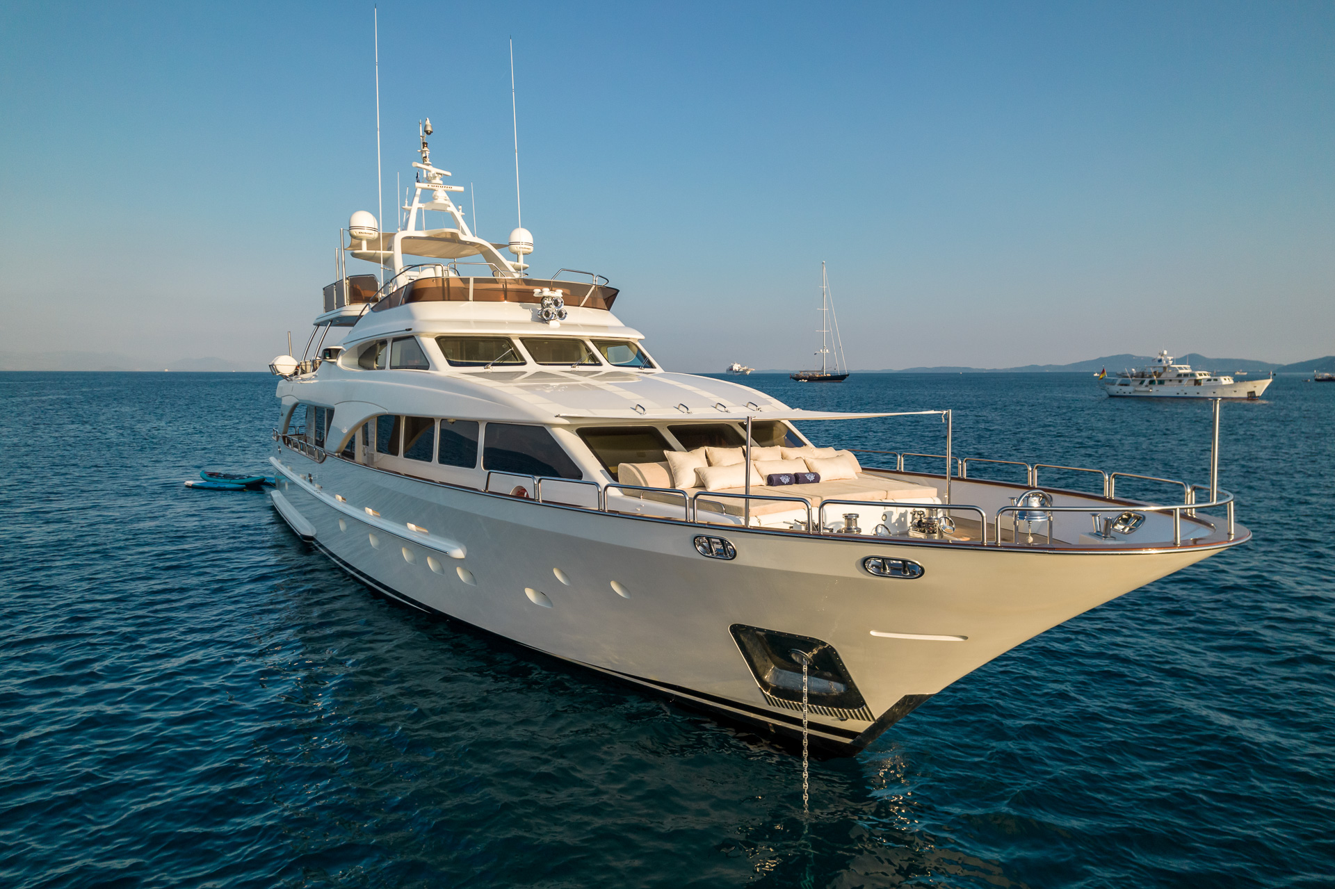30m motor yacht Endless Summer.jpg