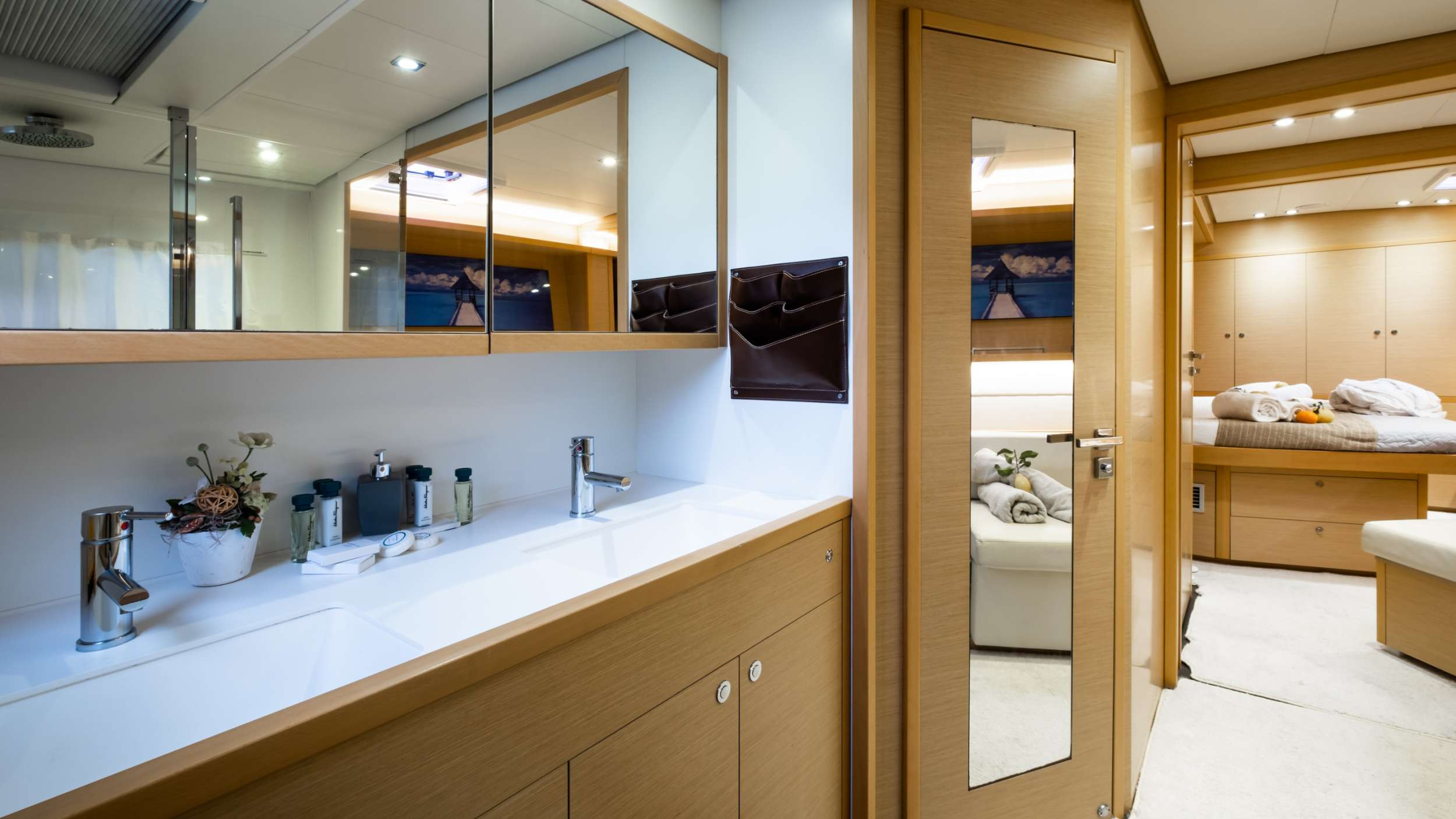 4.2 Ensuite bathroom.jpg