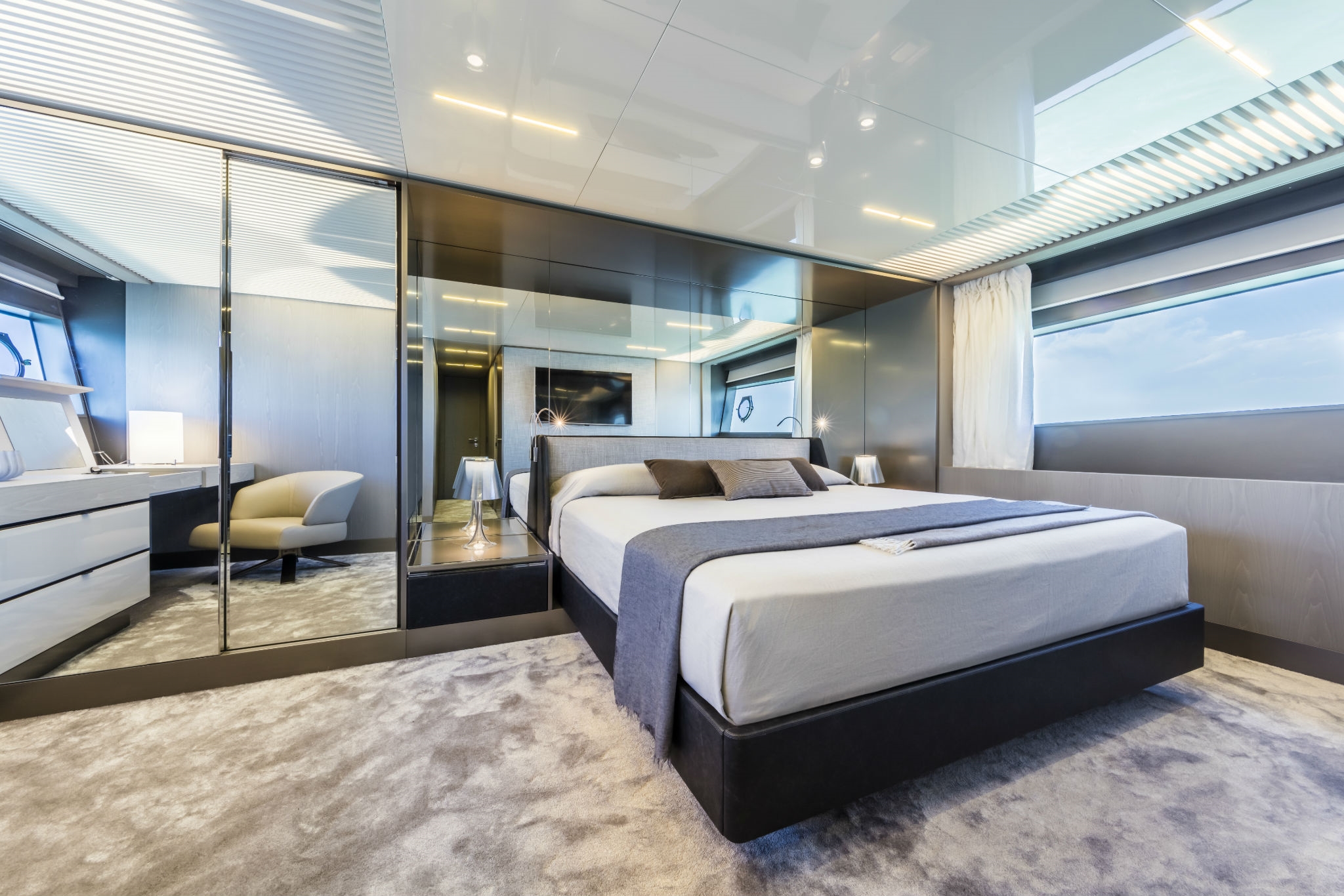 4.2 Luxury VIP cabin.jpg