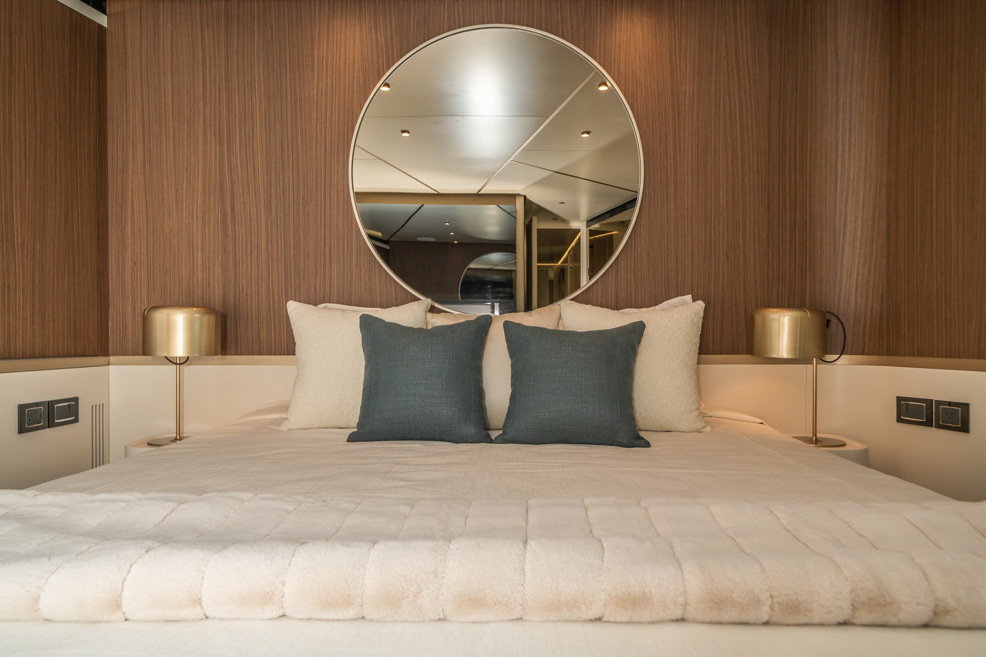 4.2 Mster suite king sized bed.jpg