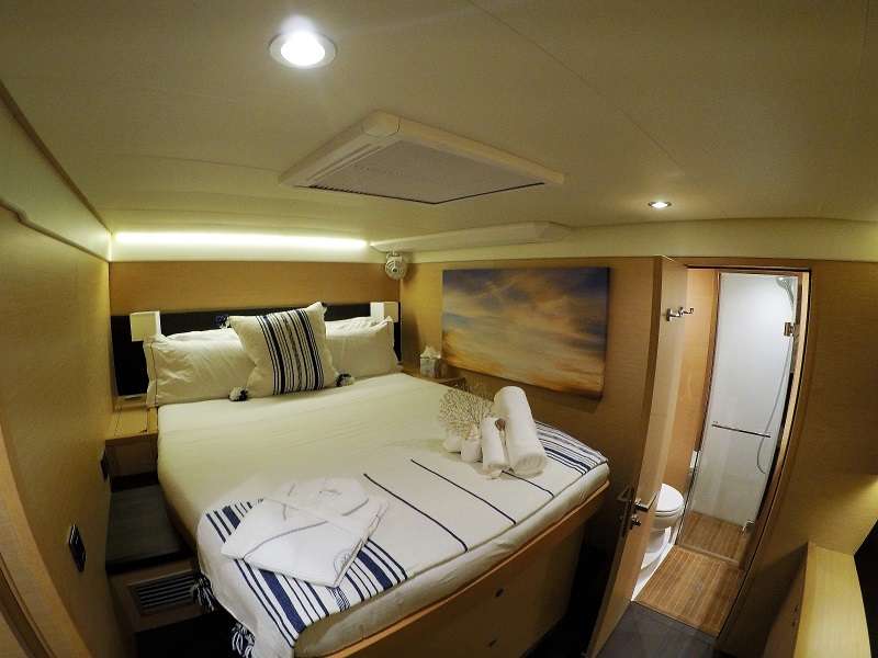 4.2 Queen size cabin with walk around bed.jpg