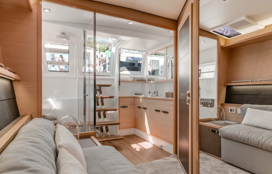 4.2 Spacious master with dual access.jpg