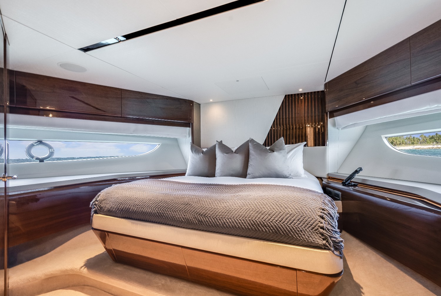 4.3 Forward guest suite.jpg