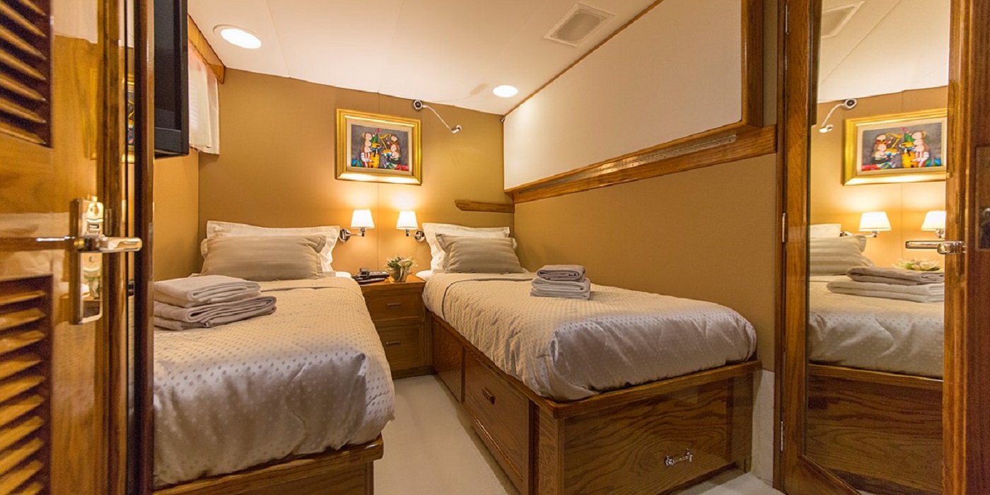 4.3 Impressive twin cabin.jpg