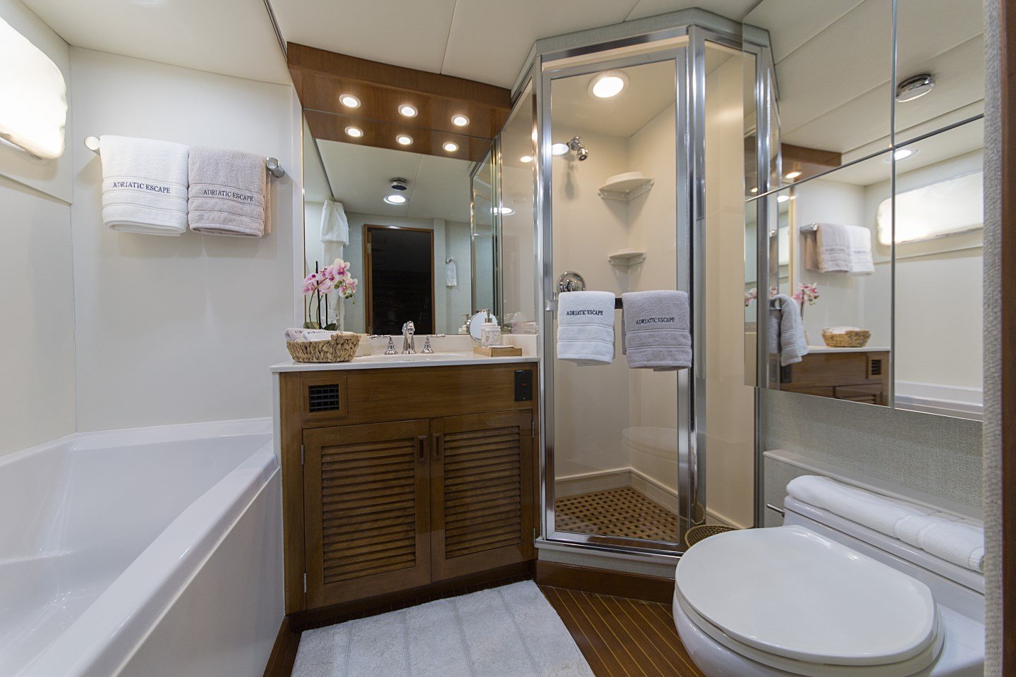 4.4 Luxury ensuites.jpg
