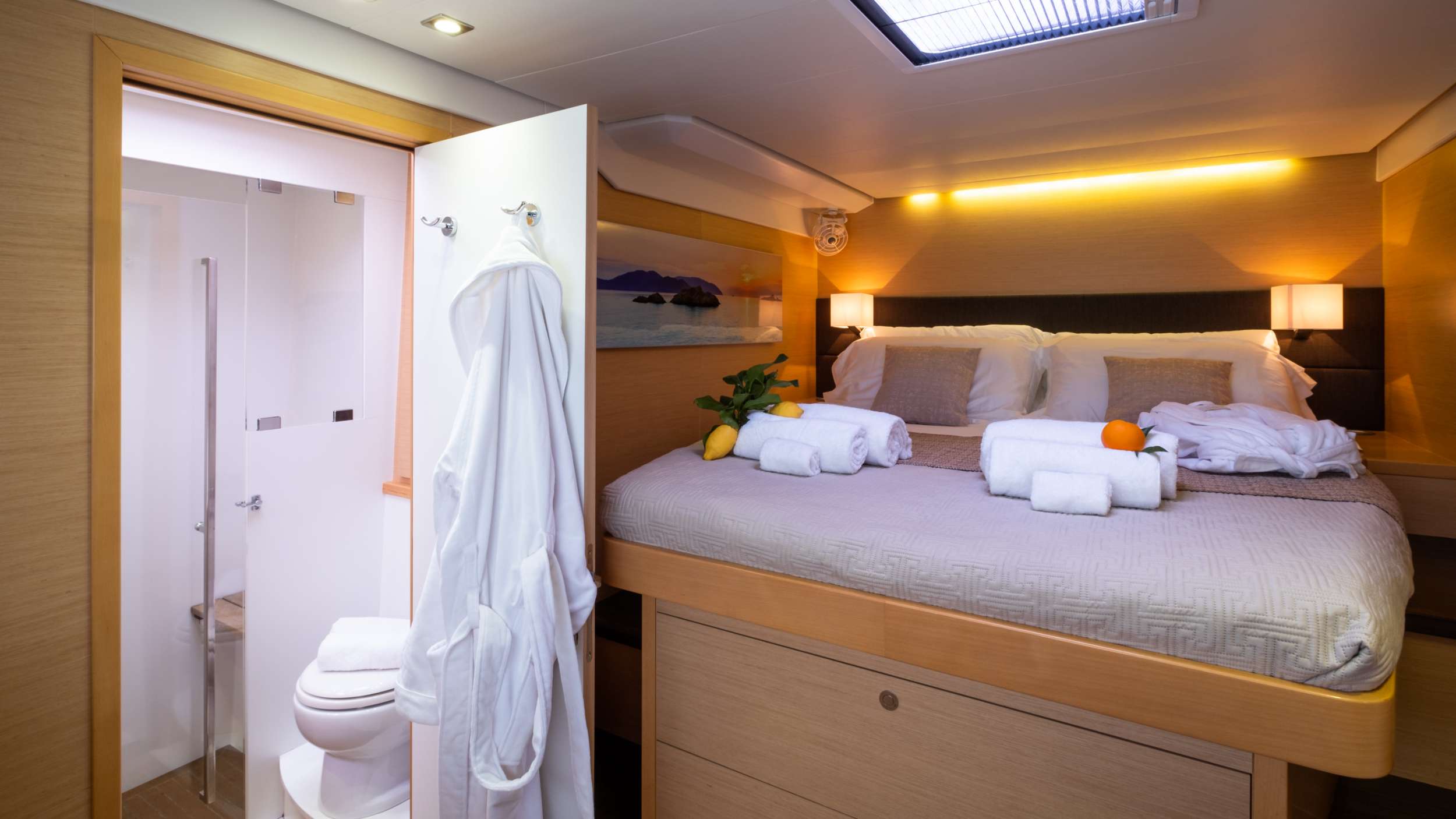 4.4 VIP cabin ensuite.jpg