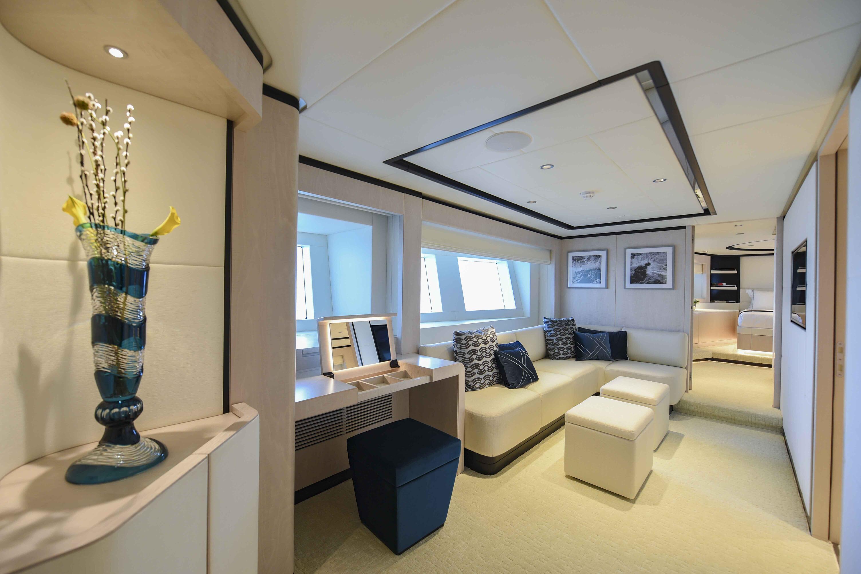 4.5 Lower Deck Lobby.jpg
