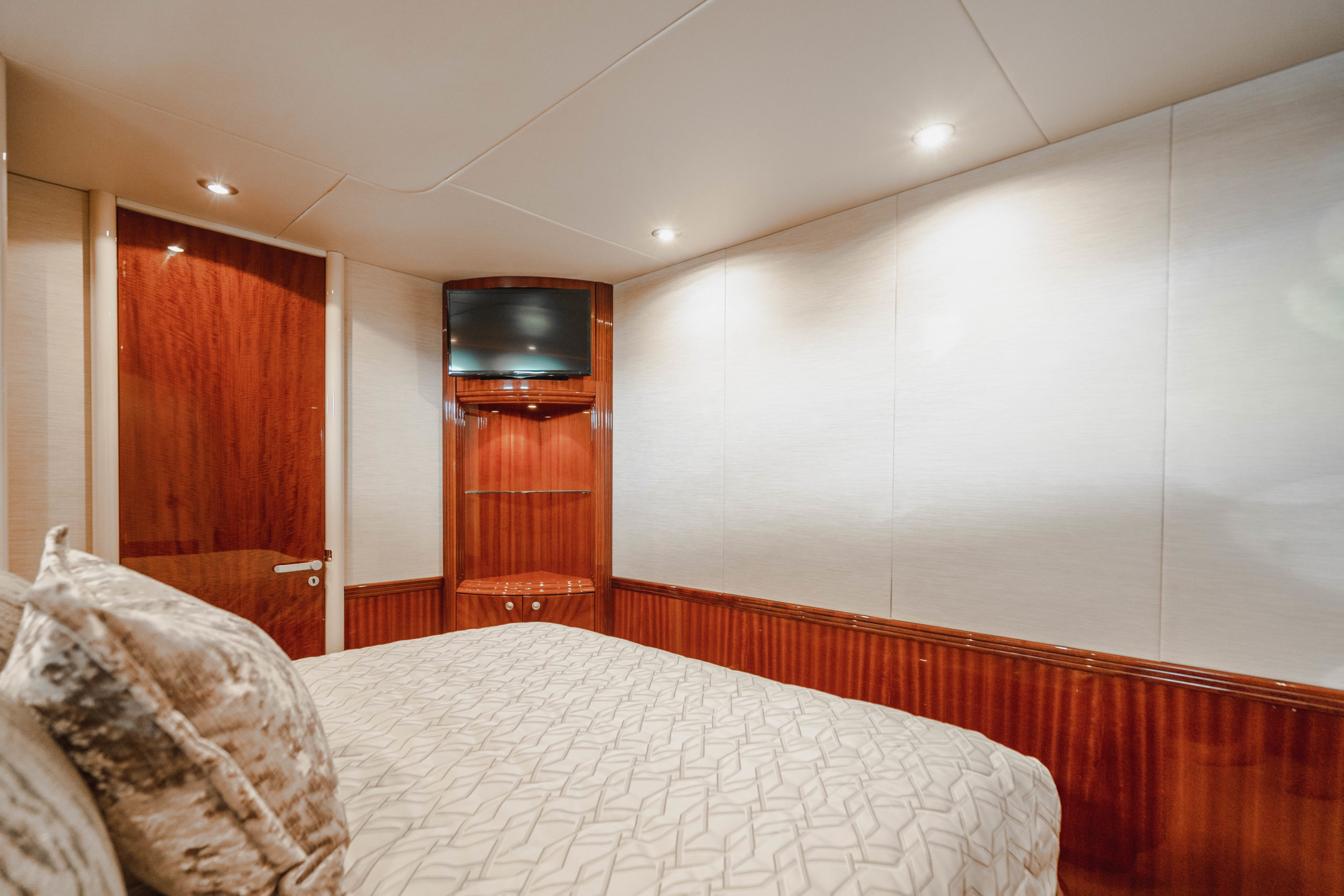 4.6 Guest cabin.jpg