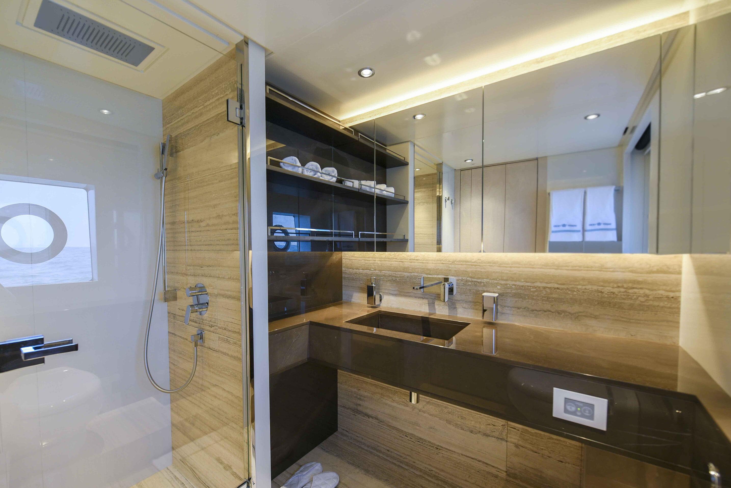 4.8 Guest En Suite.jpg