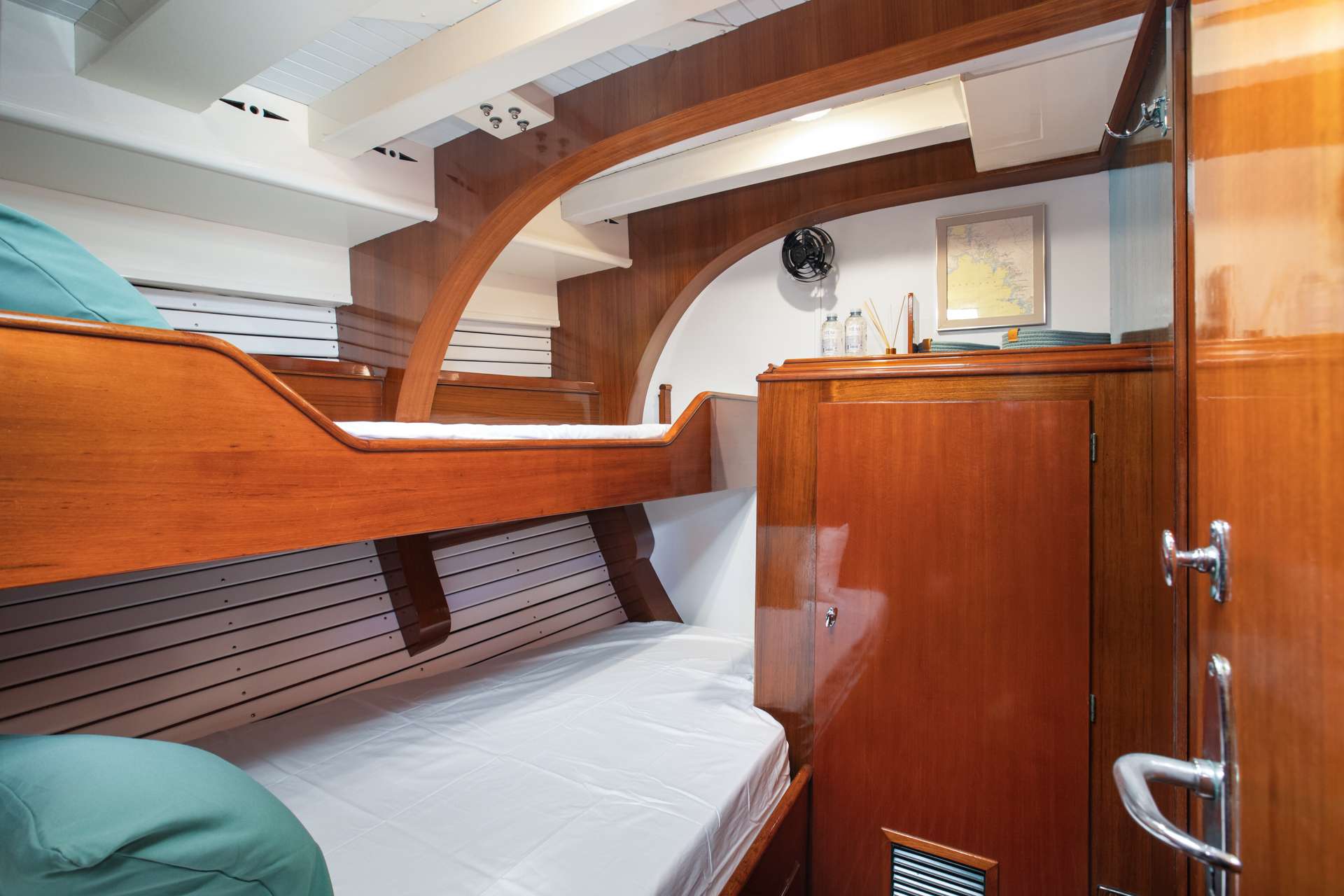 402 Bunk suite.jpg