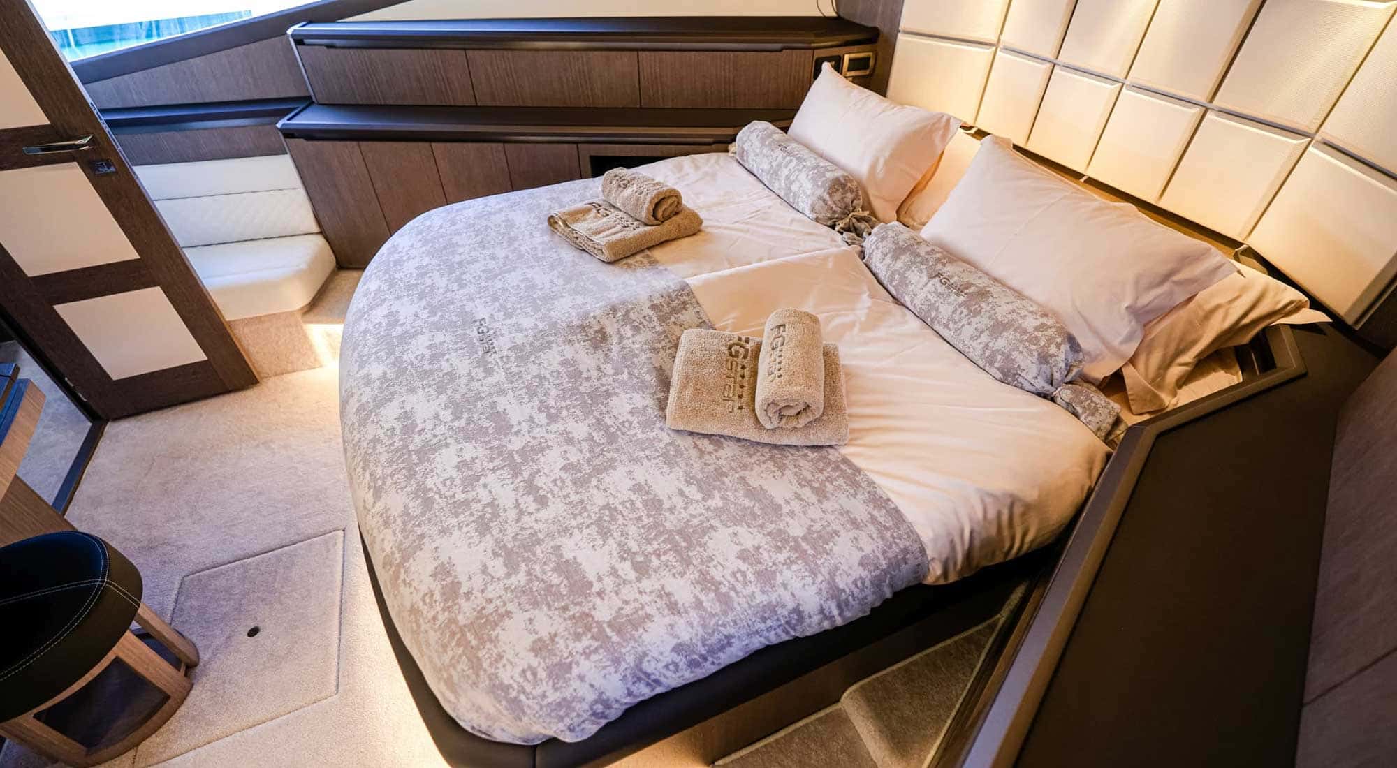 402 Forward double suite.jpg