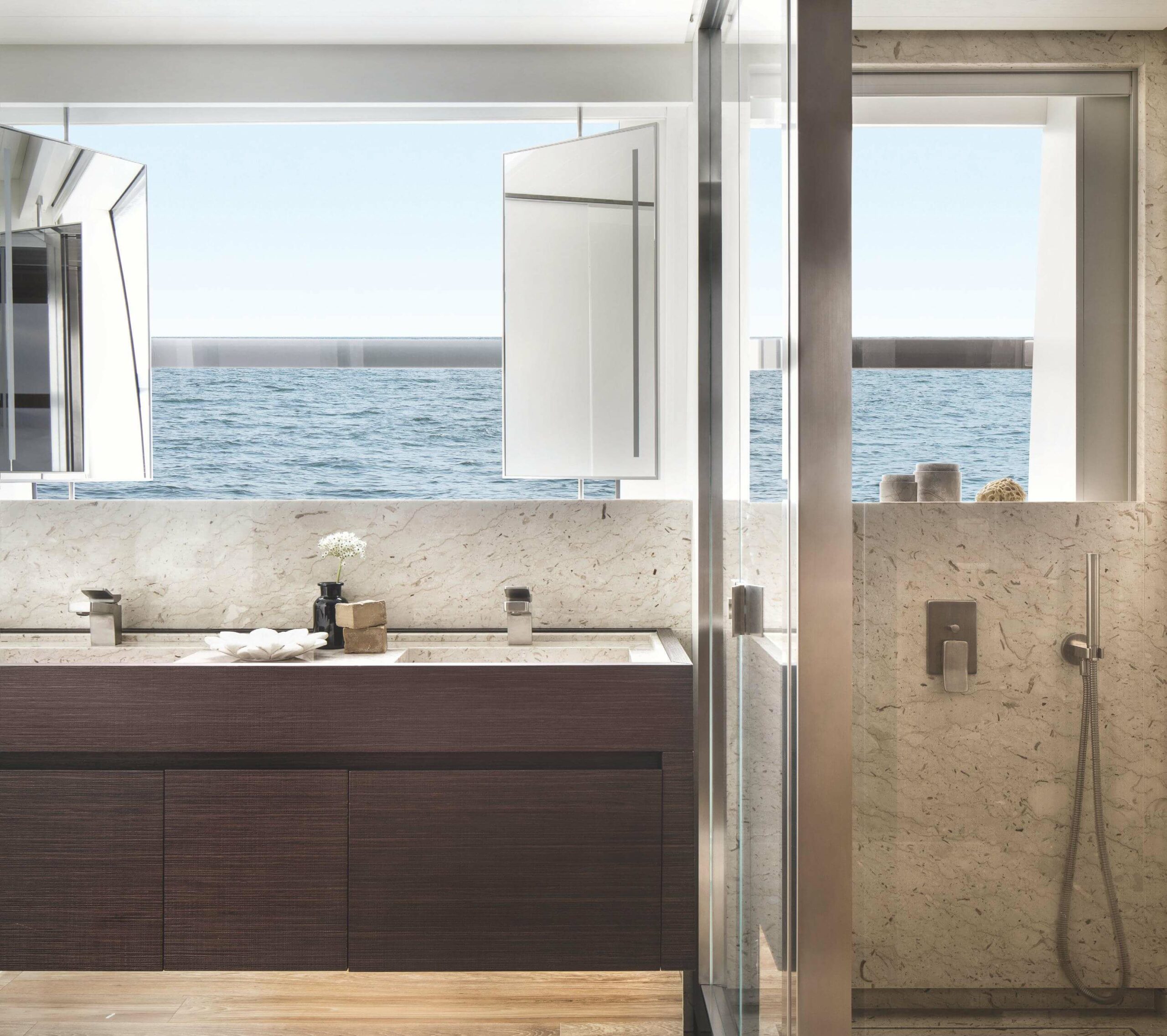402 Master ensuite.jpg