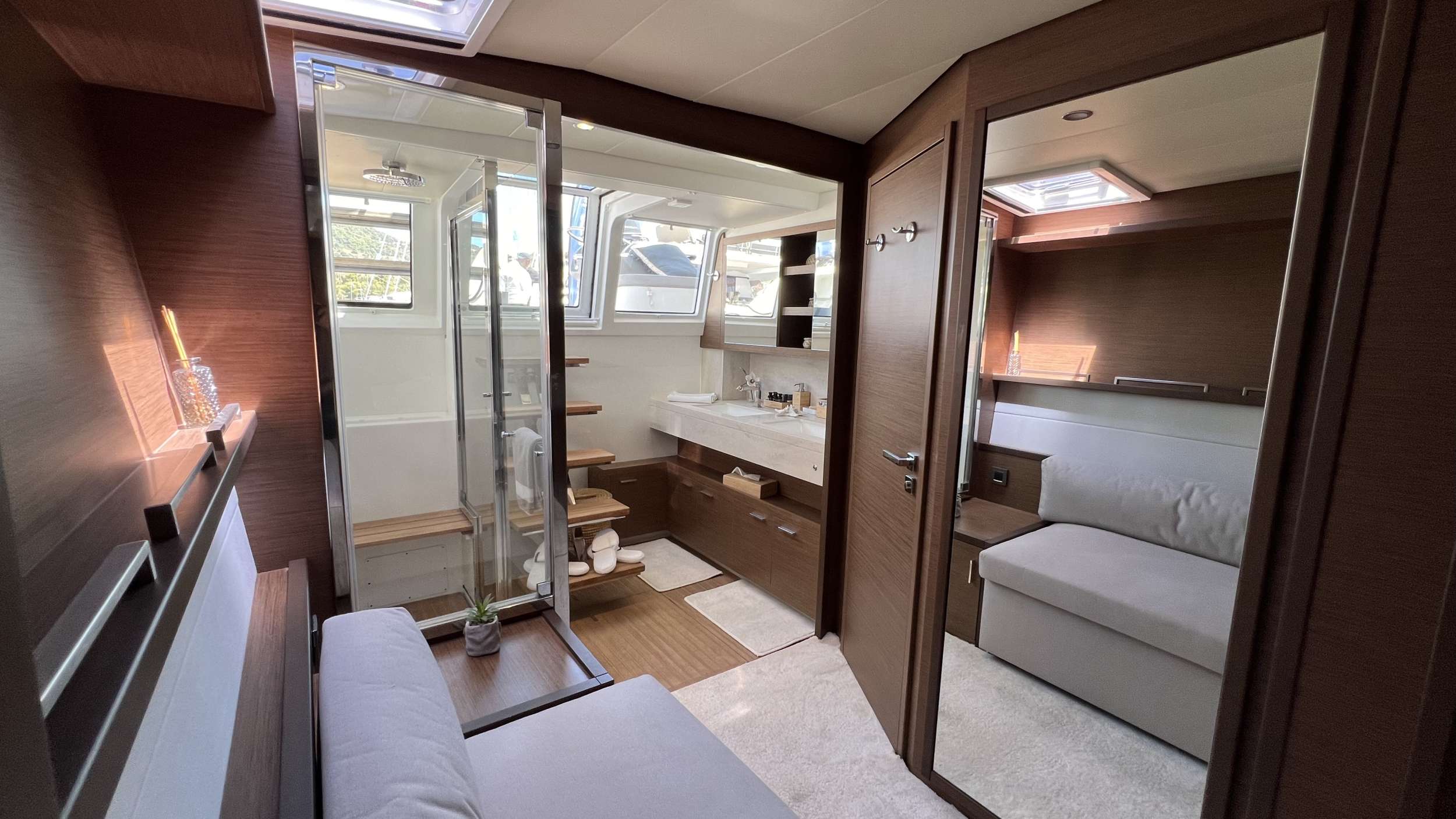 402 Master suite and ensuite bathroom.jpg
