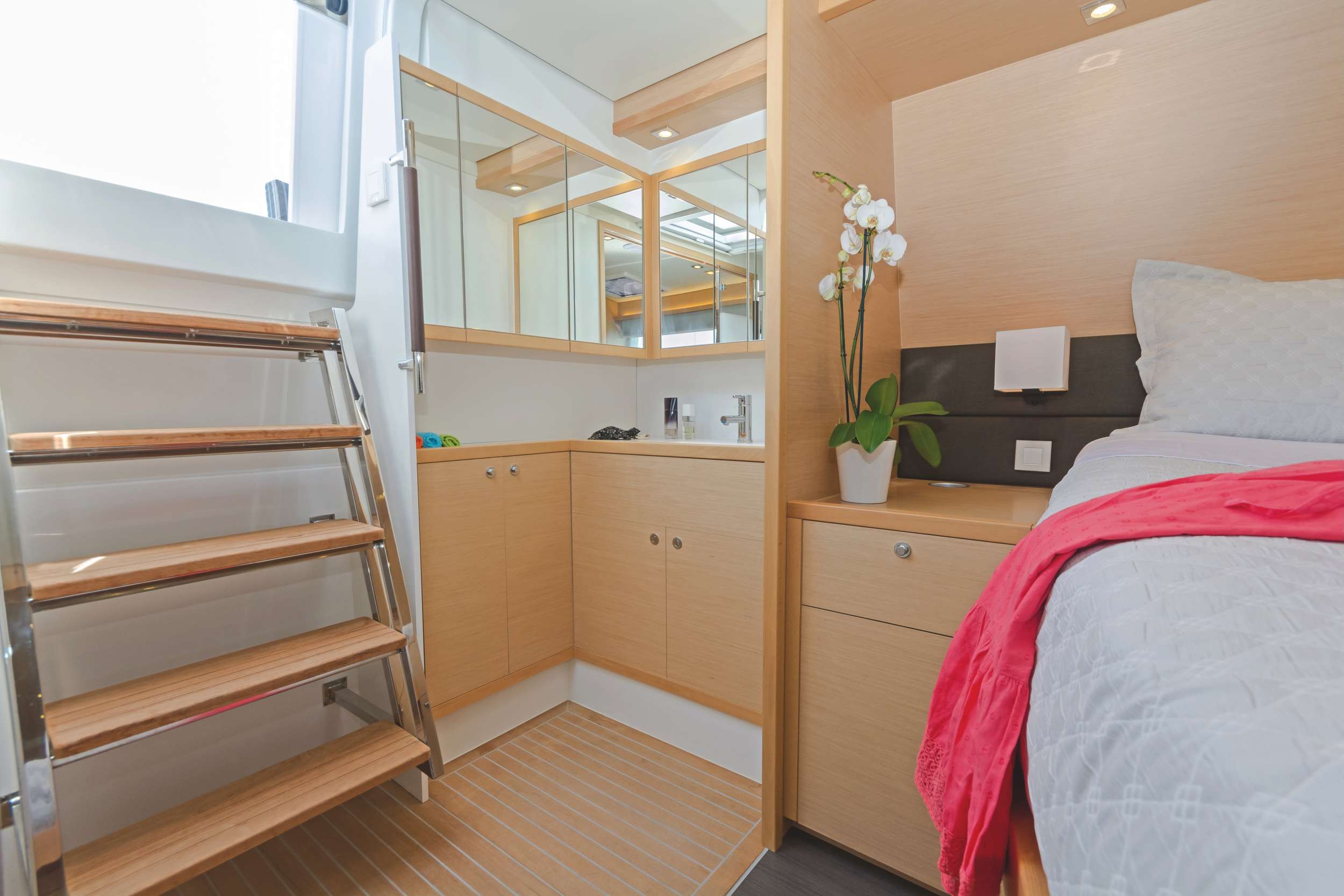 402 Master suite private entrance.jpg