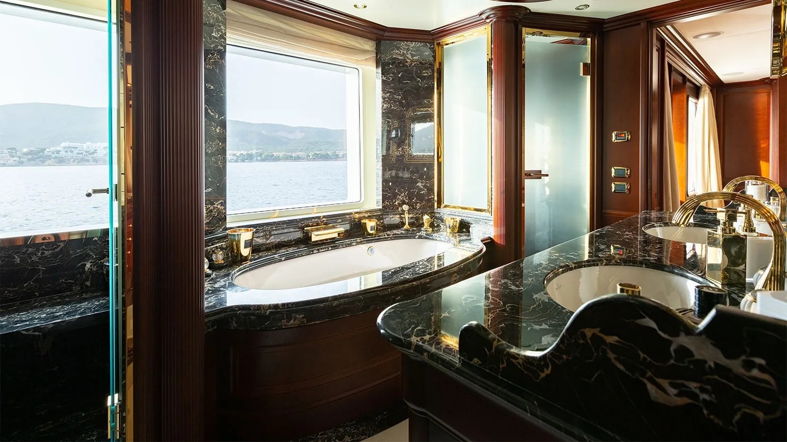 402 Owners suite bathroom.jpg