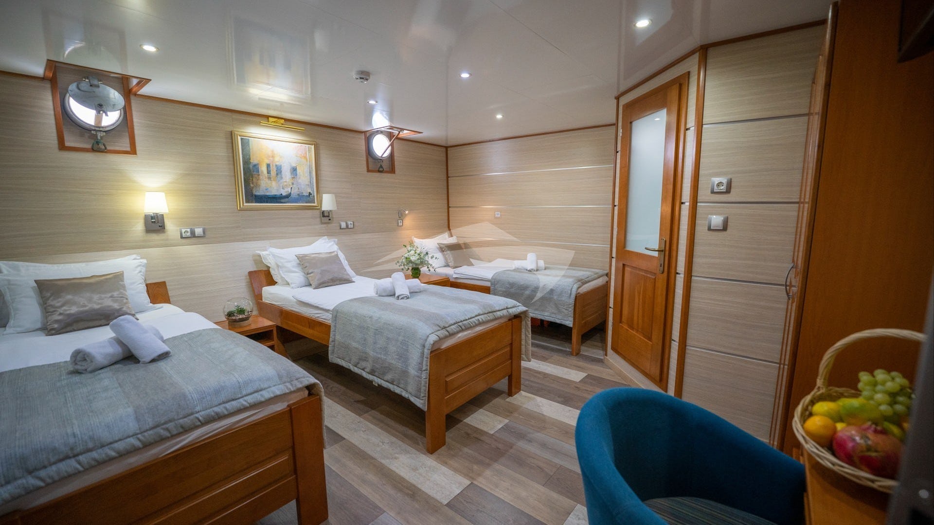 402 Triple suite.jpg