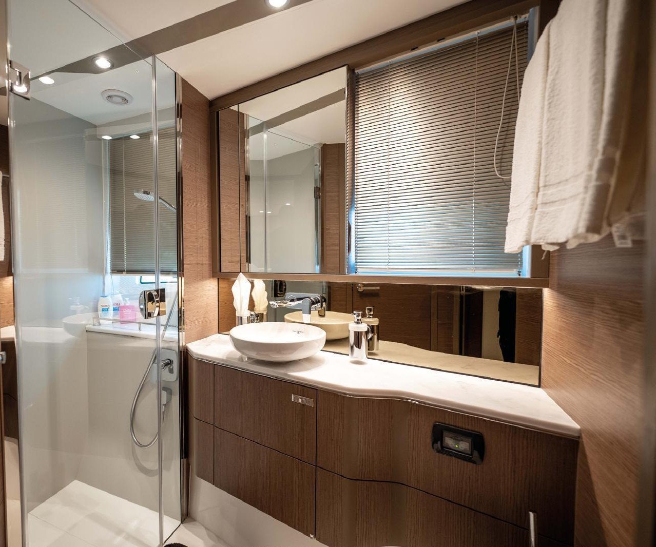 403 Guest bathroom.jpg