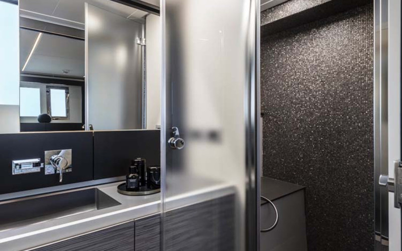 403 Guest ensuite.jpg