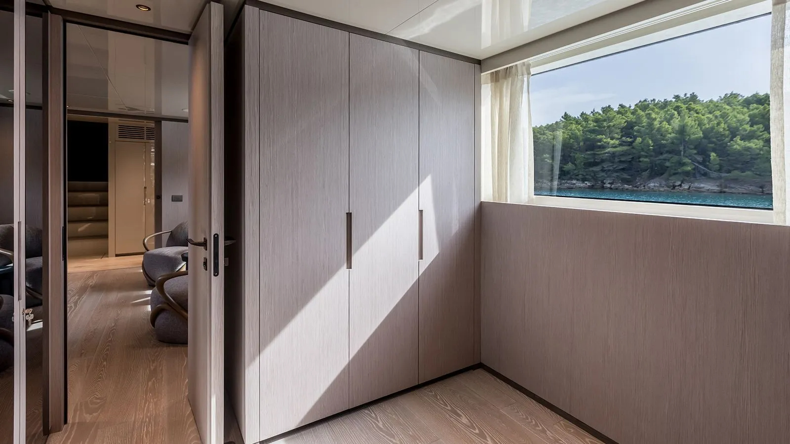403 Master suite dressing room.jpg