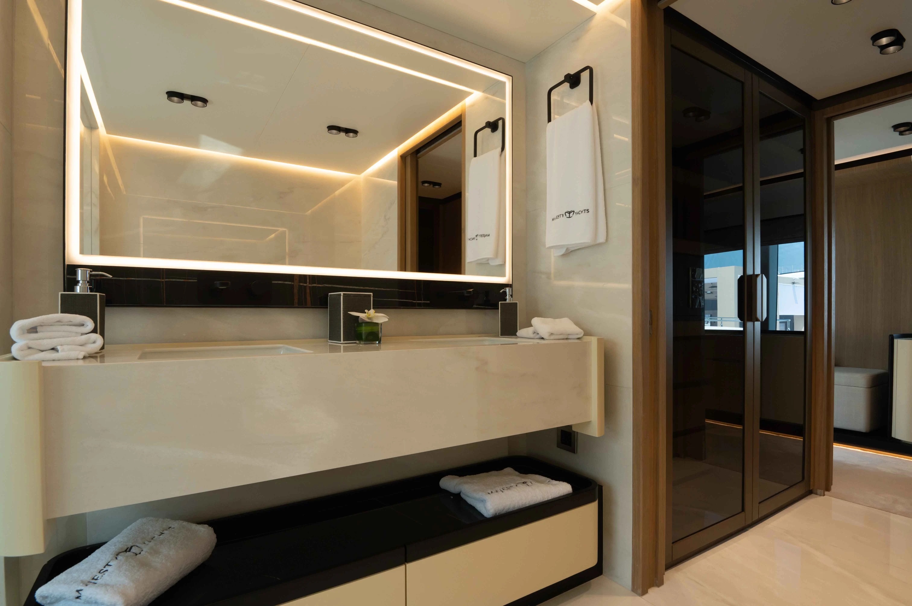 403 Owners Ensuite.jpg