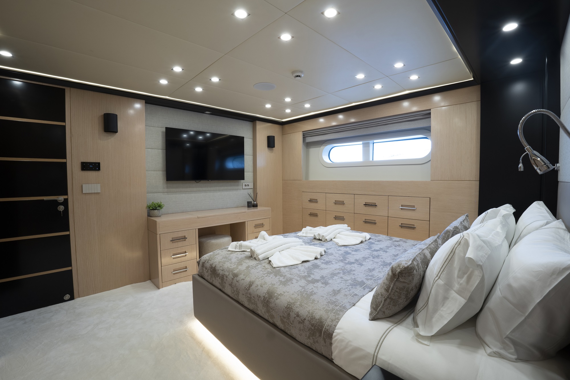403 Starboard side double guest suite.jpg