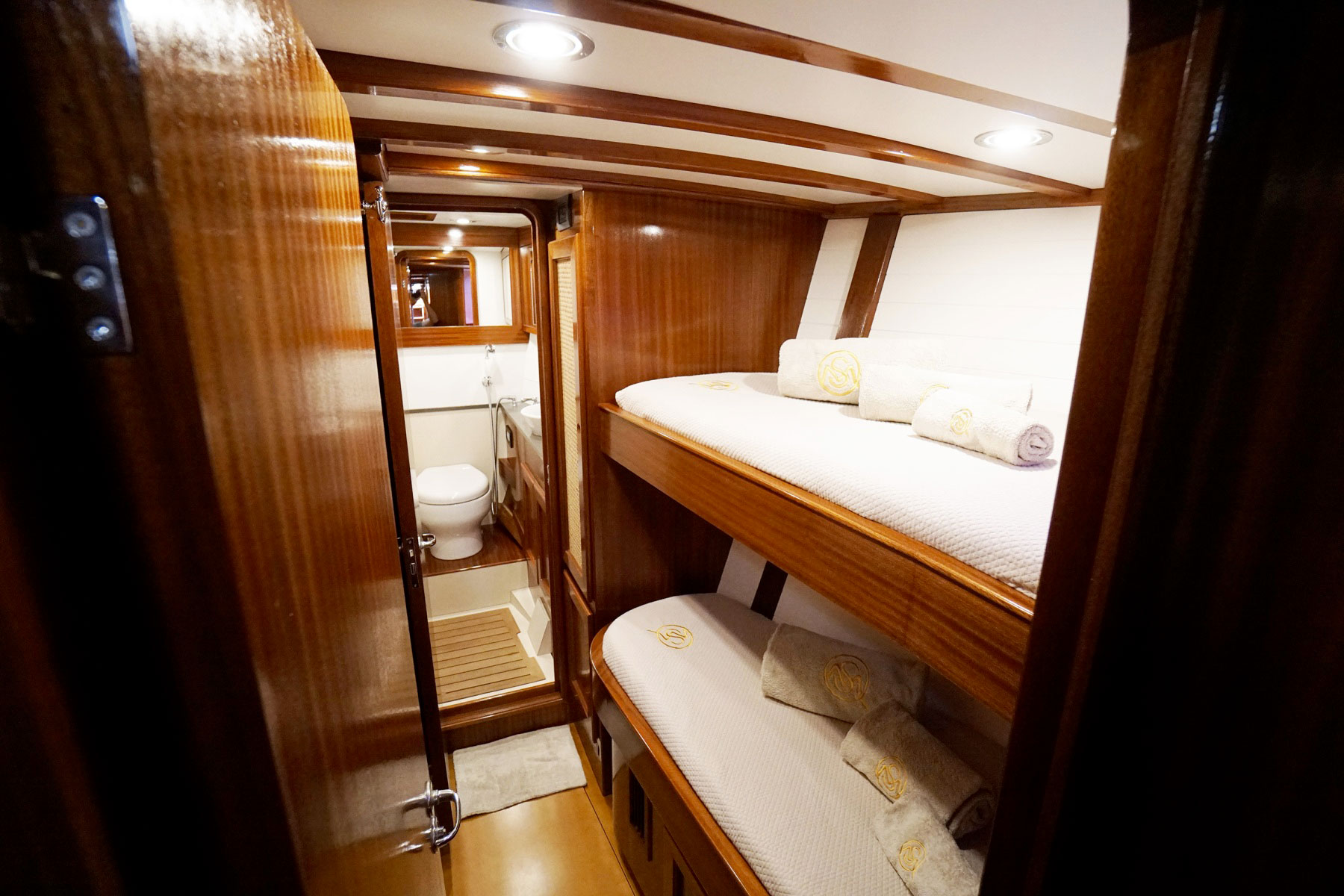 403 Twin bunk cabin.jpg
