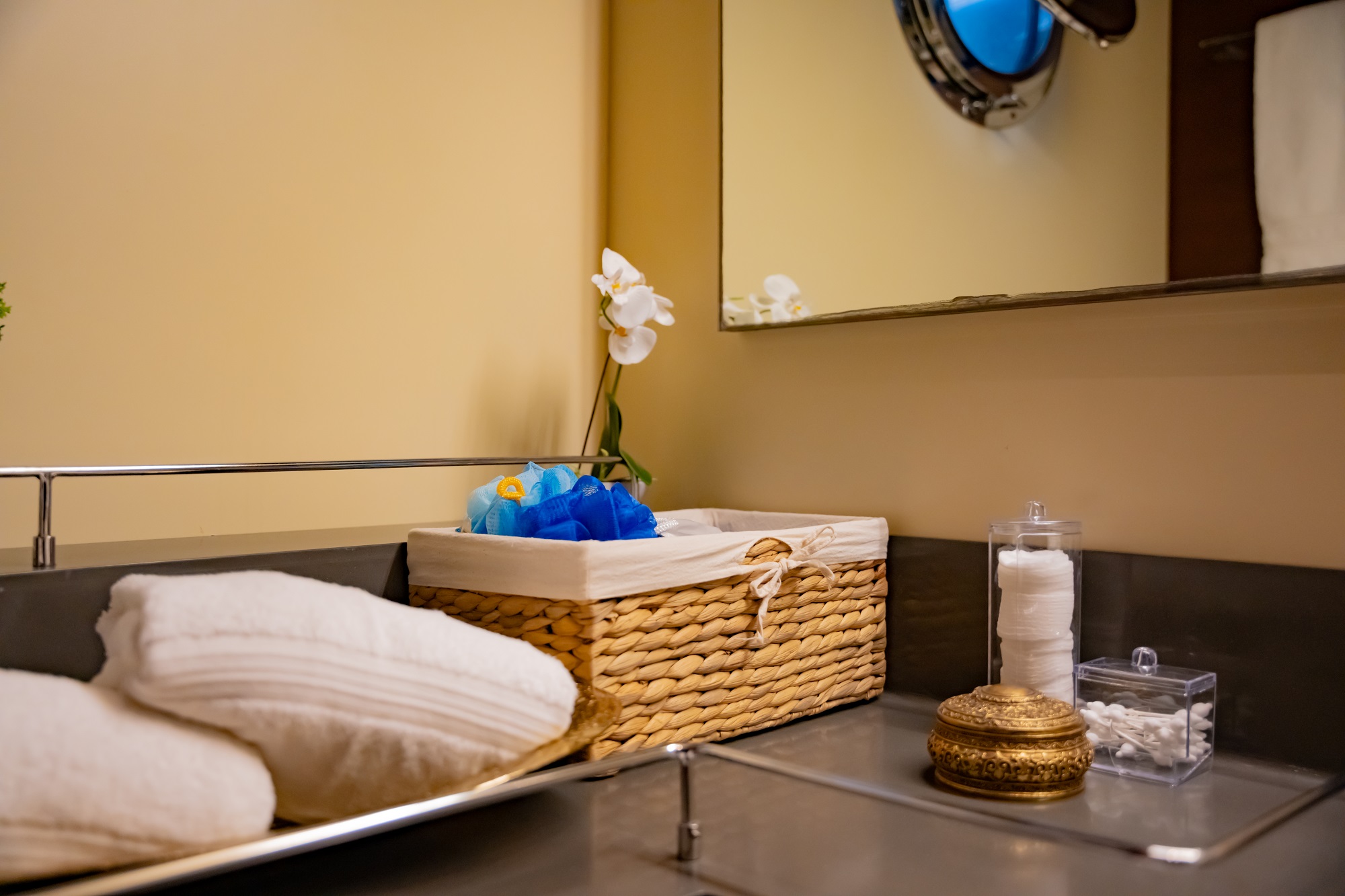 404 Guest ensuite details.jpg