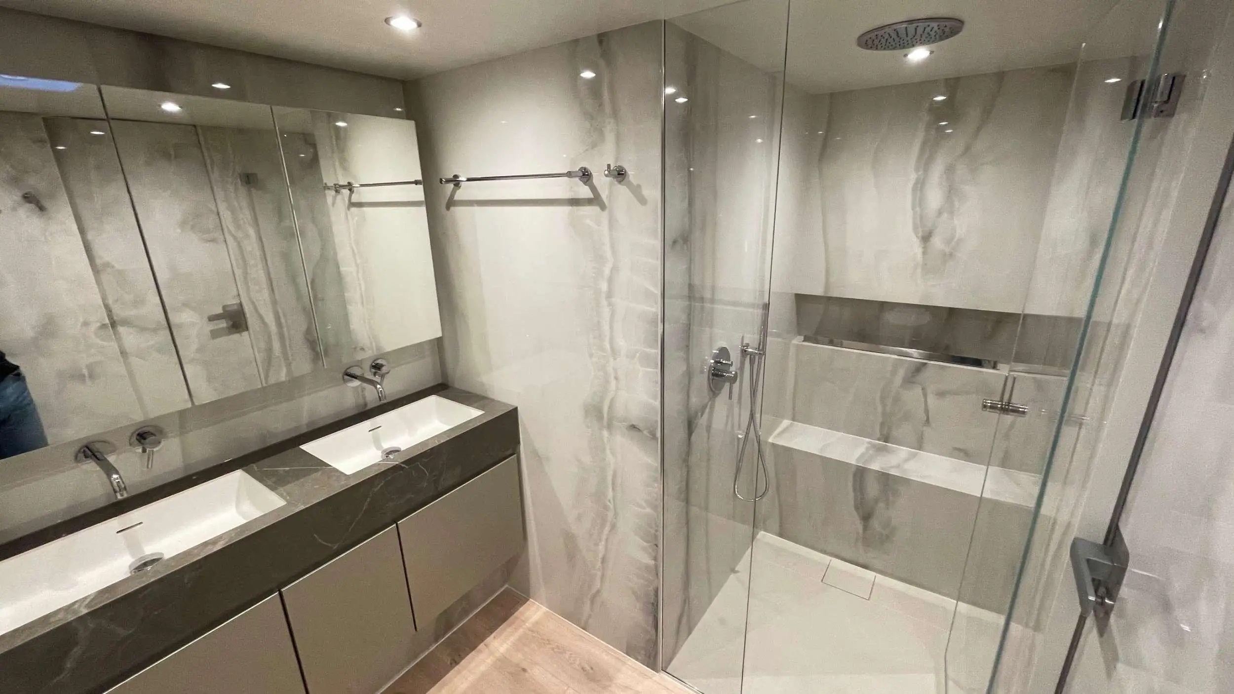 404 Guest suite ensuite.jpg