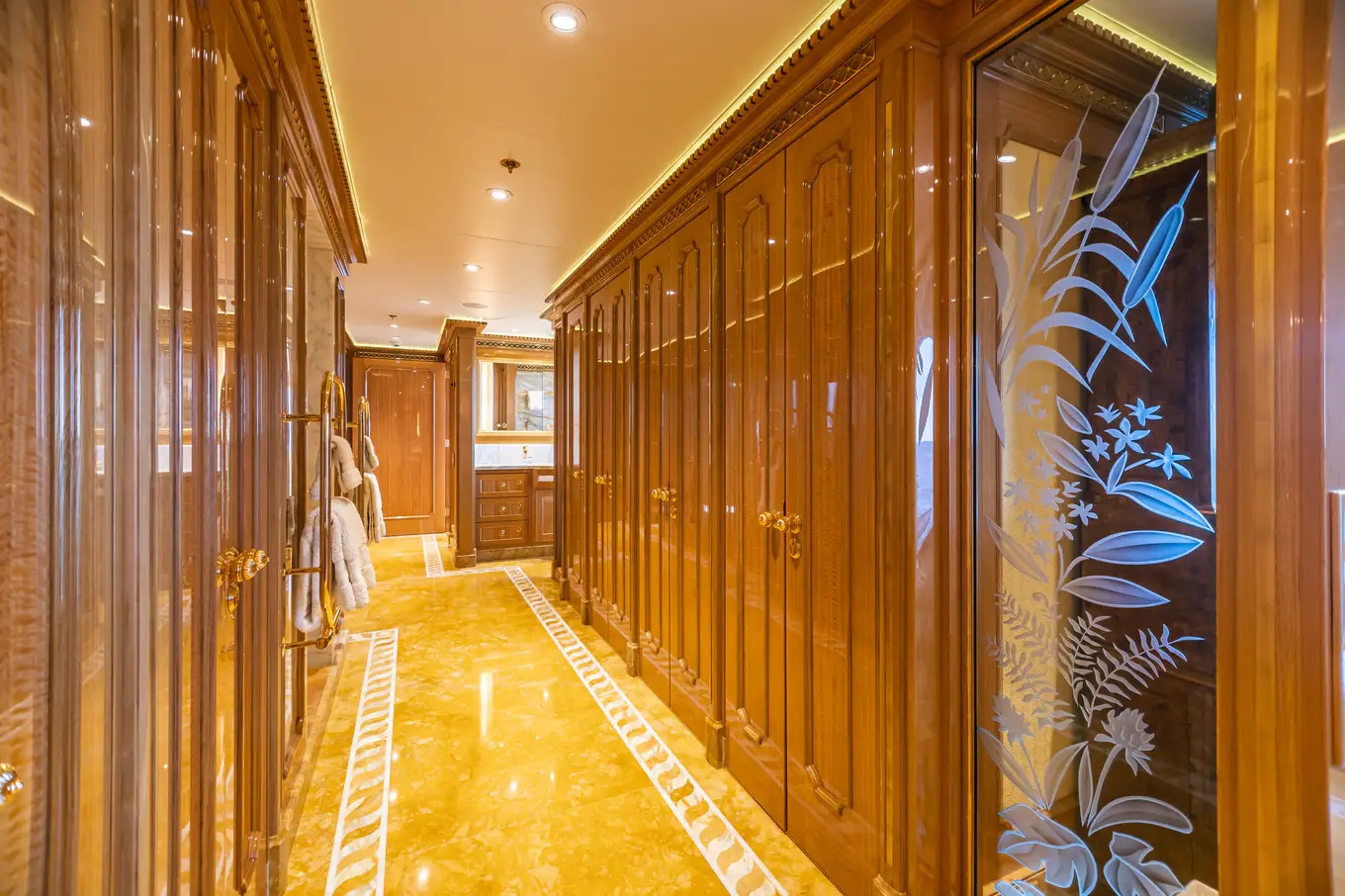 404 Master suite wardrobes.jpg