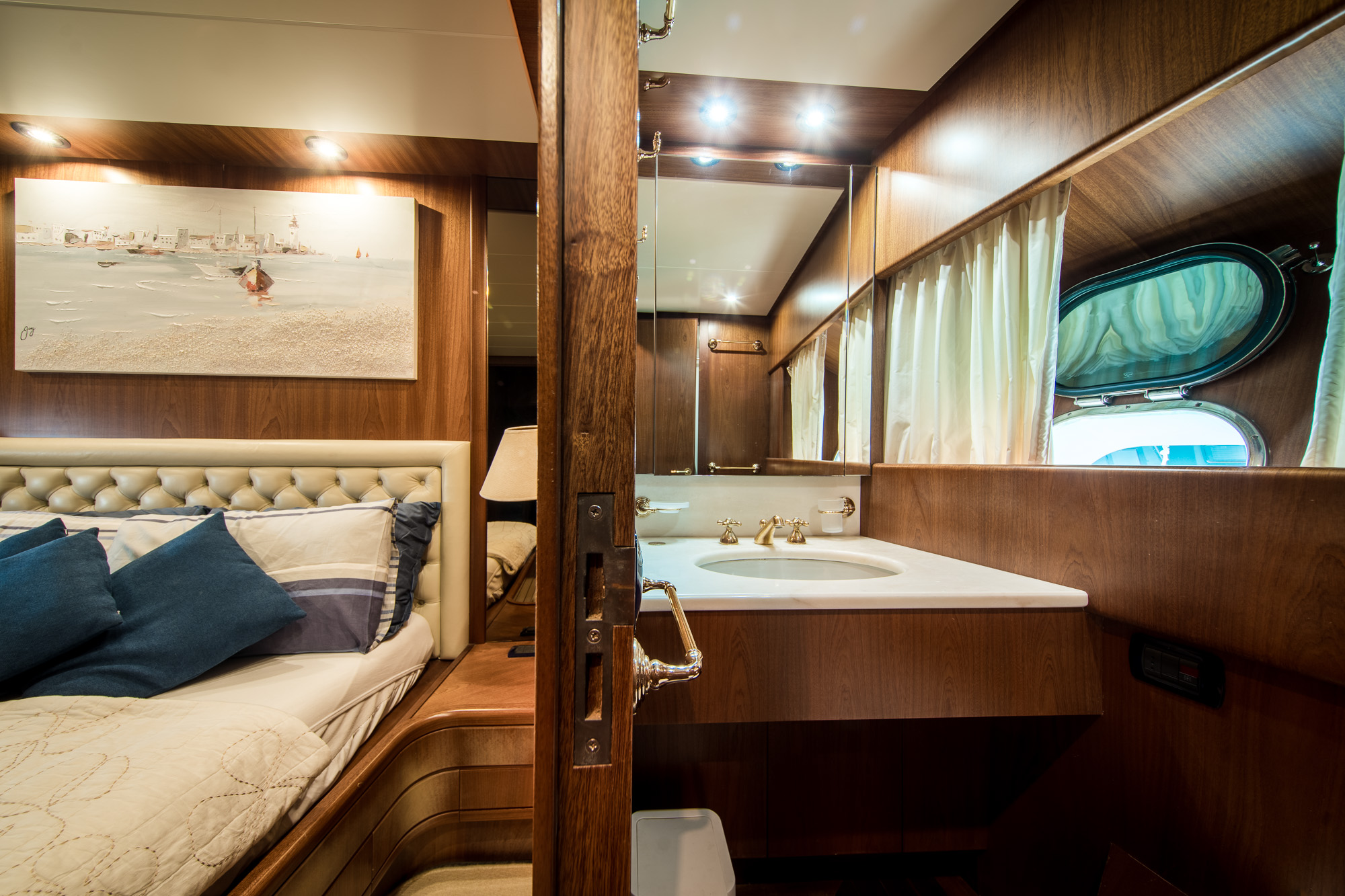 404 VIP with ensuite.jpg