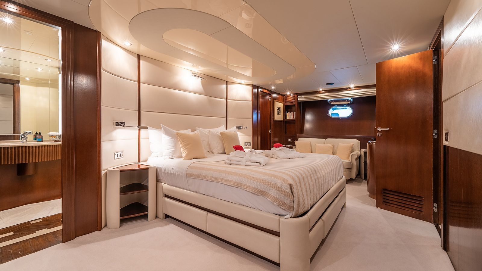 404 second VIP suite.jpg