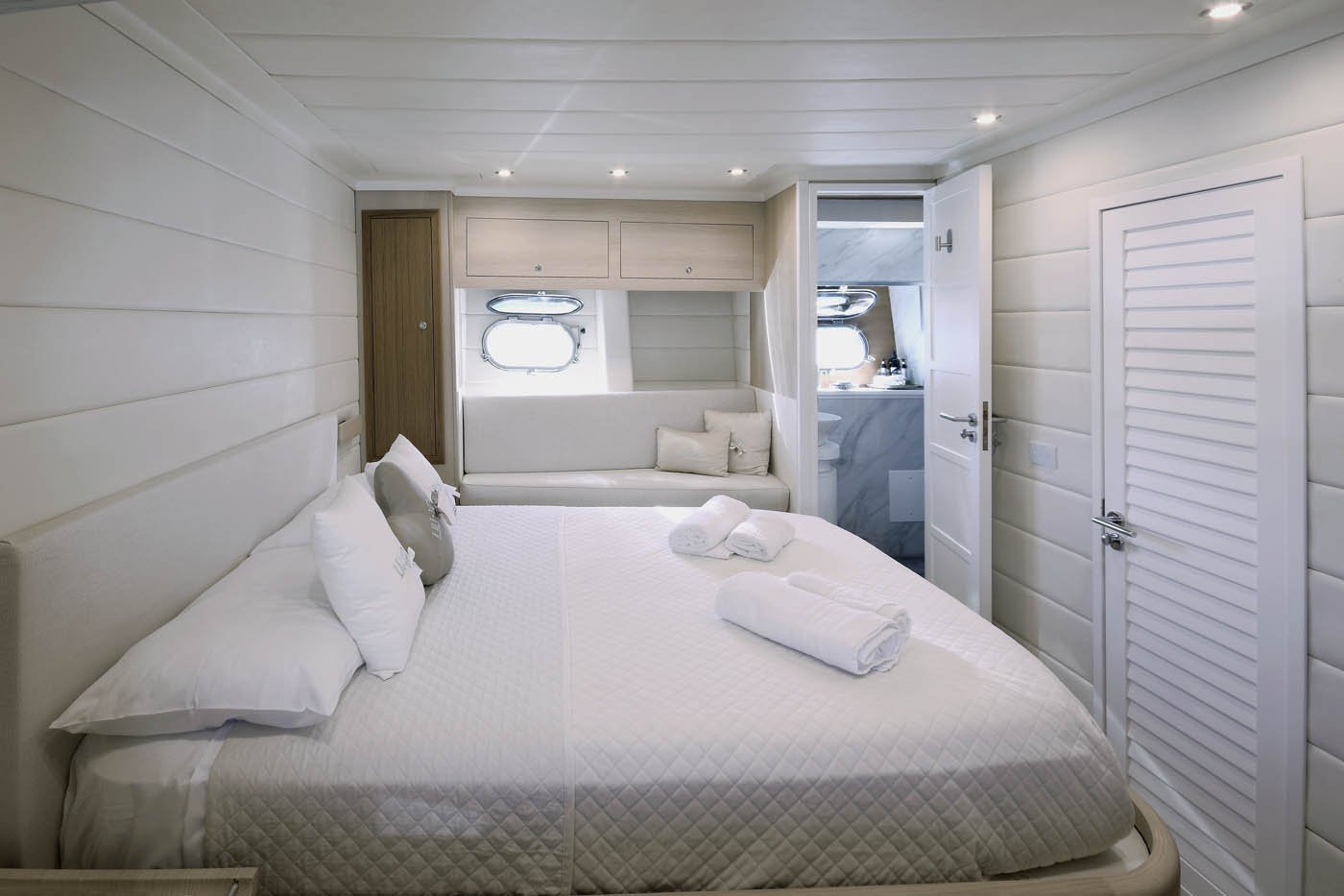 405 Double guest suite.jpg