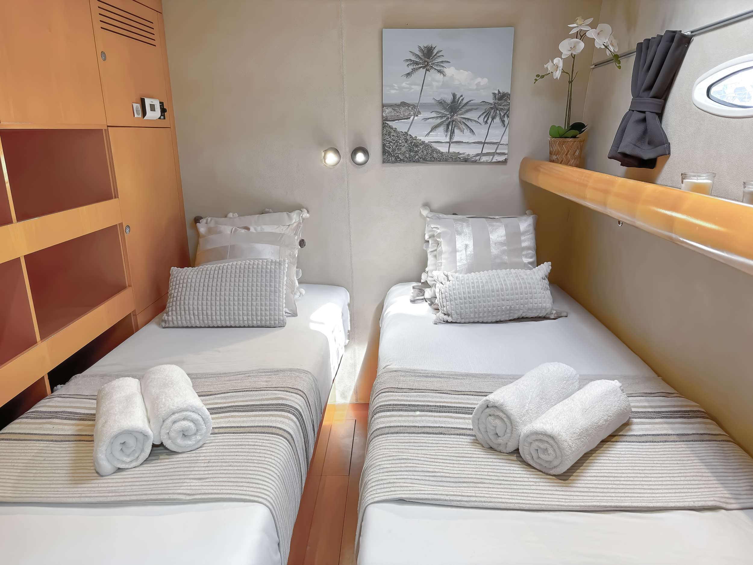 405 Twin cabin.jpg