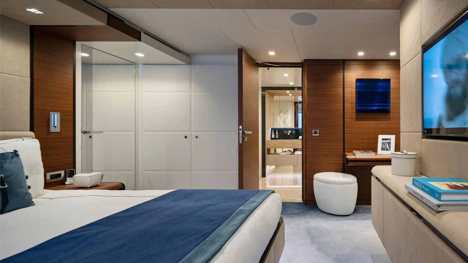 406 Guest stateroom 1.jpg