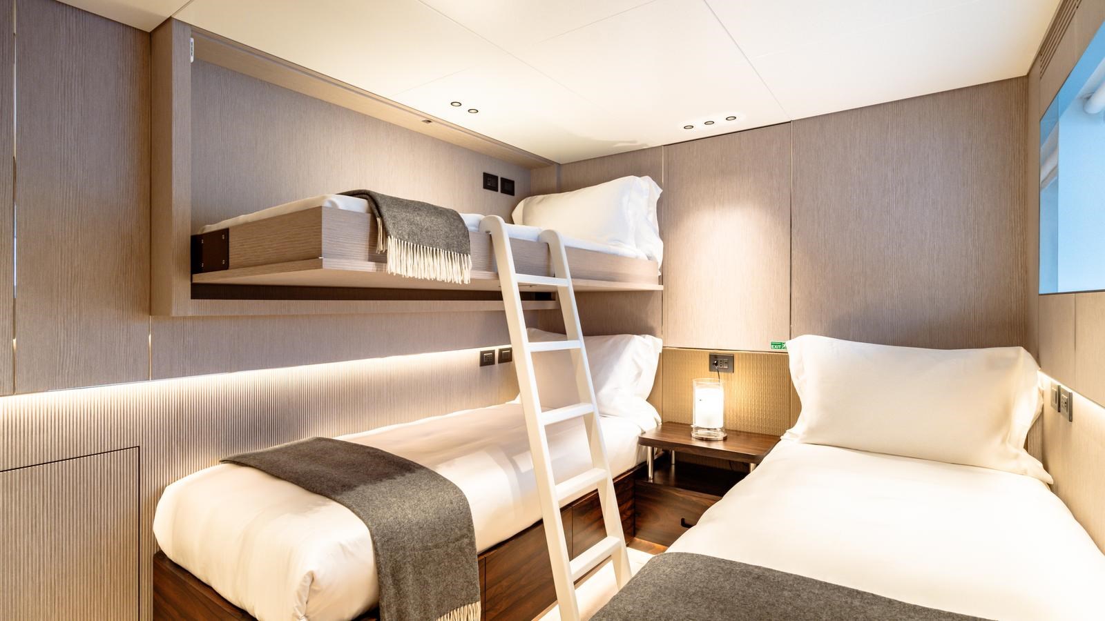 406 Twin suite with pullman.jpg