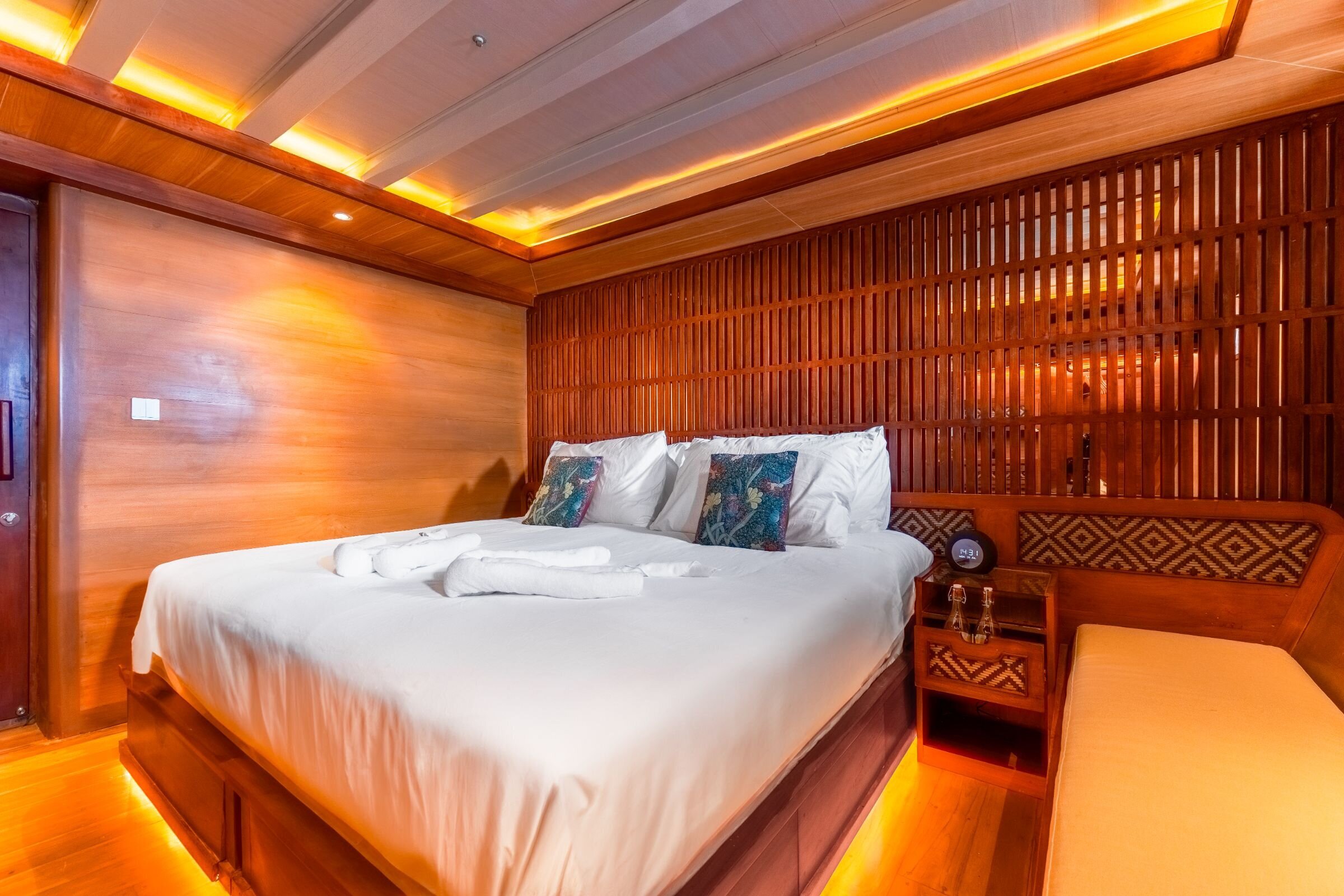 409 Lower deck double suite.jpg