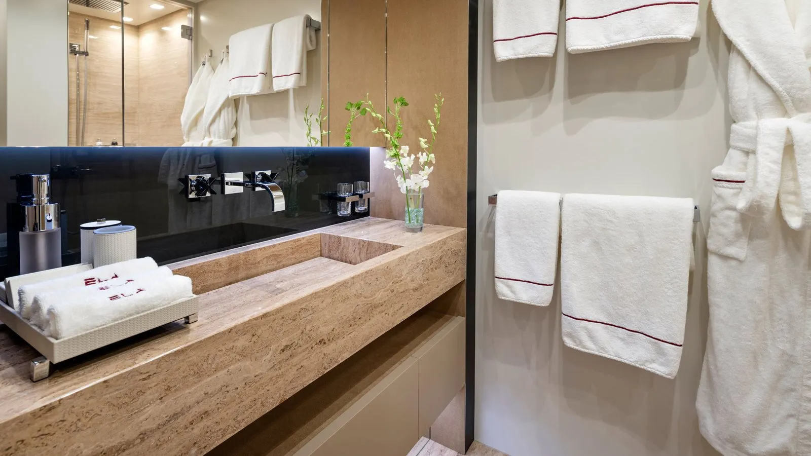 412 Guest bathroom.jpg