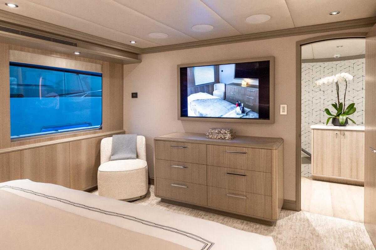 415 Guest suite view into ensuite.jpg