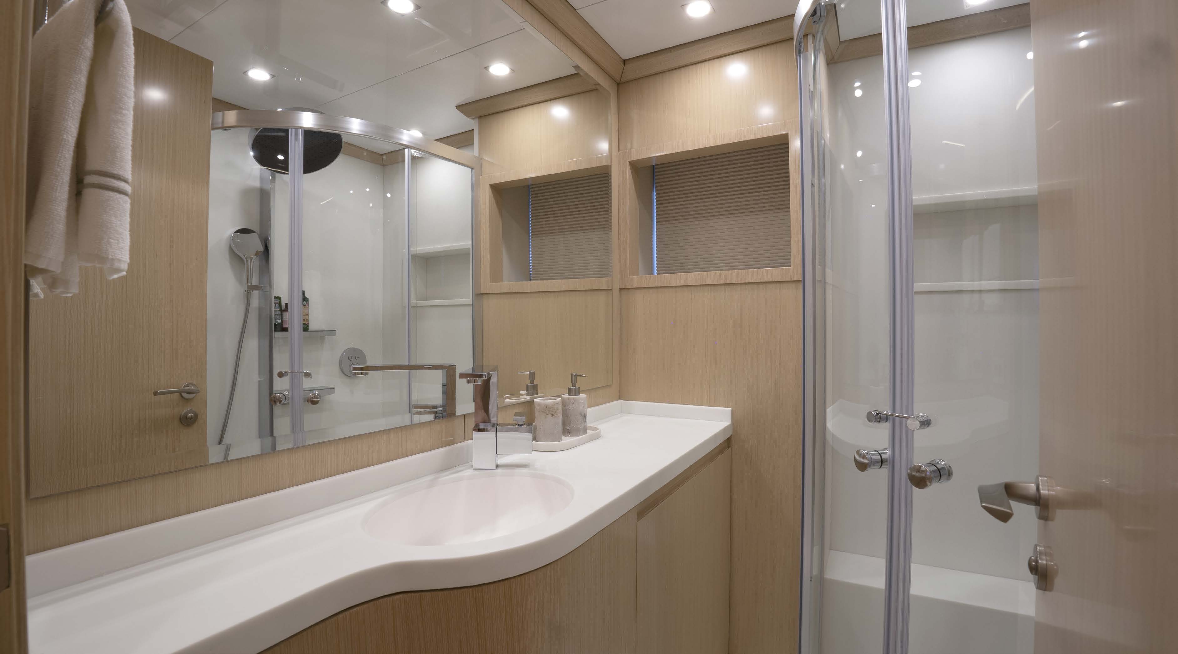 440 Guest ensuite.jpg