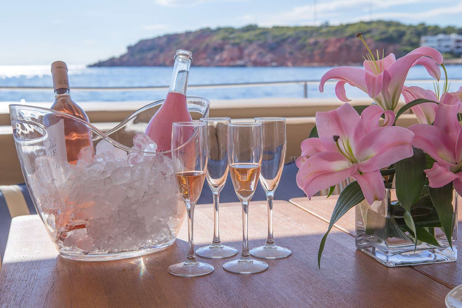 502 Elegantly served drinks.jpg