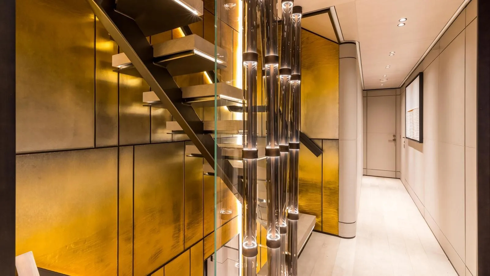 502 Main lobby.jpg