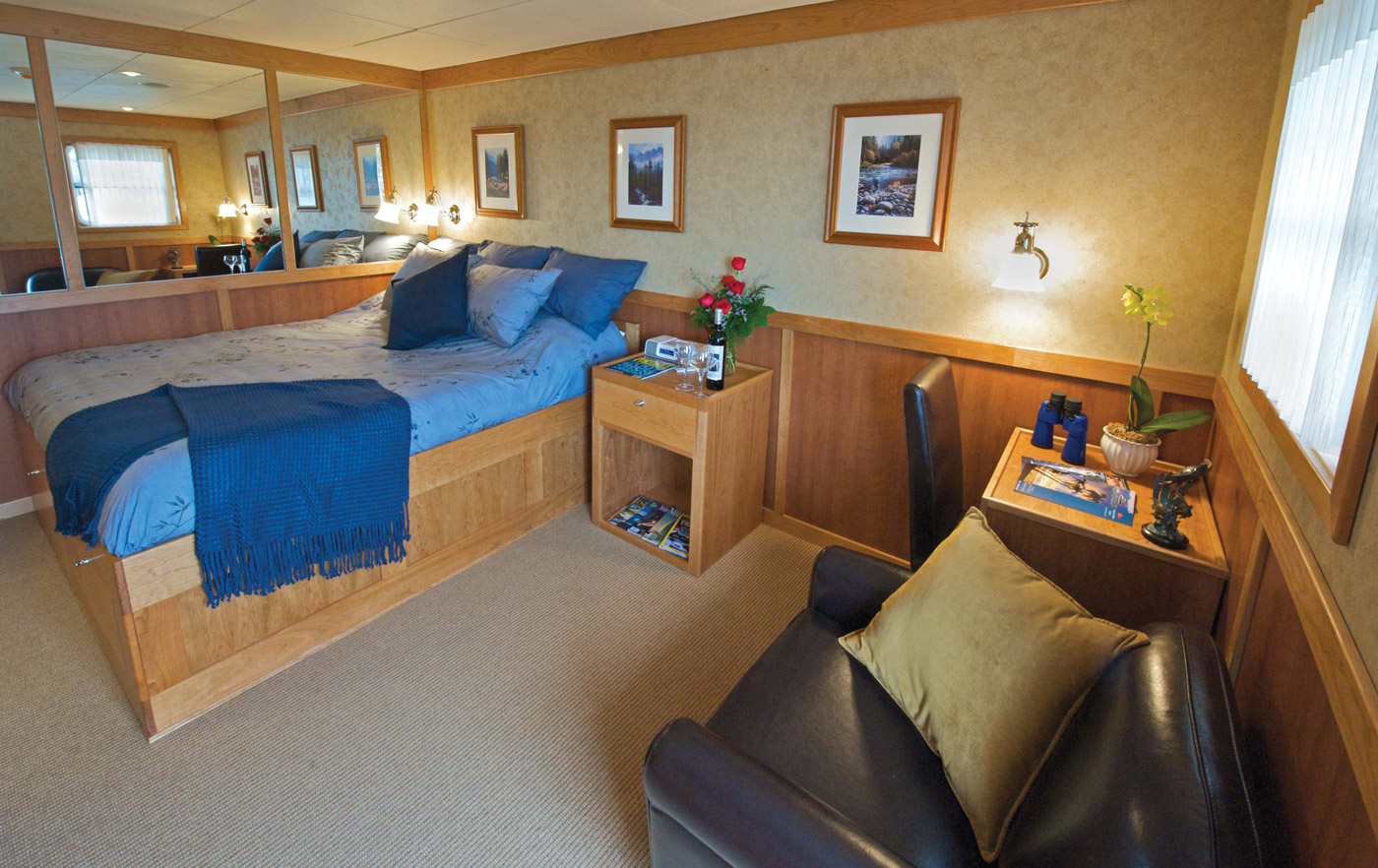 50commander_stateroom_sm.jpg